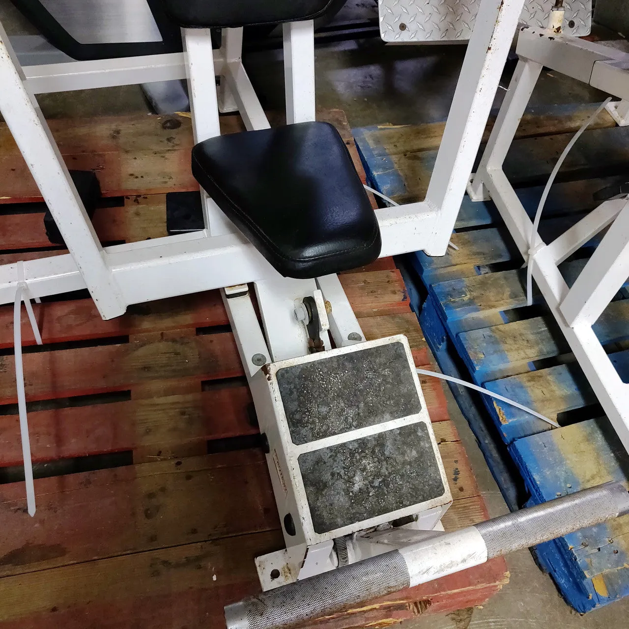 RARE Cybex Chest Press Oldschool Weight Training